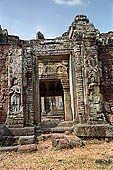 Banteay Kdei temple - the 'hall of dancers'.